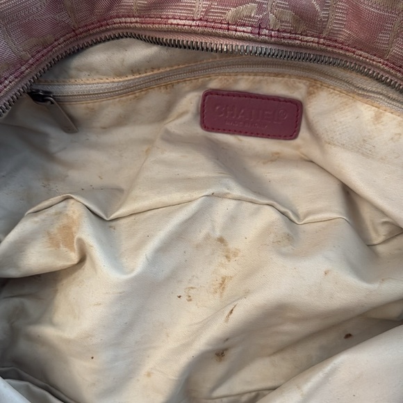 Authentic Chanel handbag Preloved . $895 - Picture 7 of 9